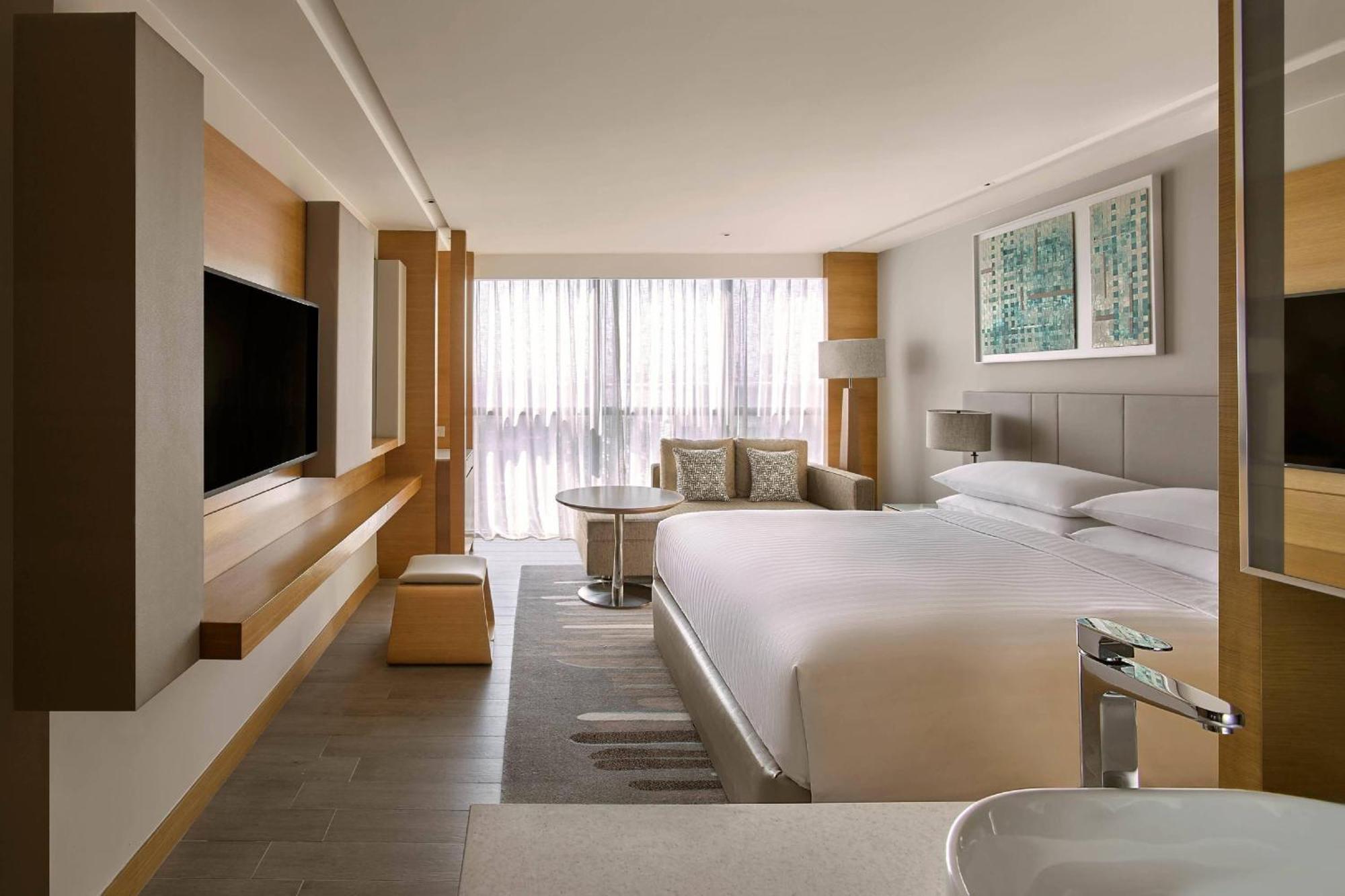 Kota Kinabalu Marriott Hotel Dış mekan fotoğraf Deluxe room