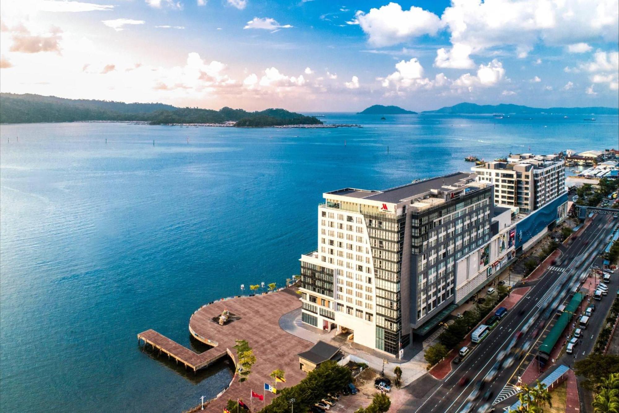 Kota Kinabalu Marriott Hotel Dış mekan fotoğraf The hotel in 2019